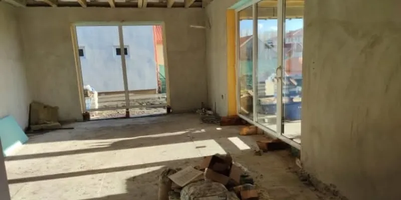 Belső kőműves munkák és vakolás egy készülő családi háznál a Bakonyban és a Balaton-felvidéken az RB-Bau kivitelezésében.